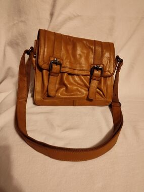 Spikes & Sparrow Leather Crossbody Satchel in Camel Brown